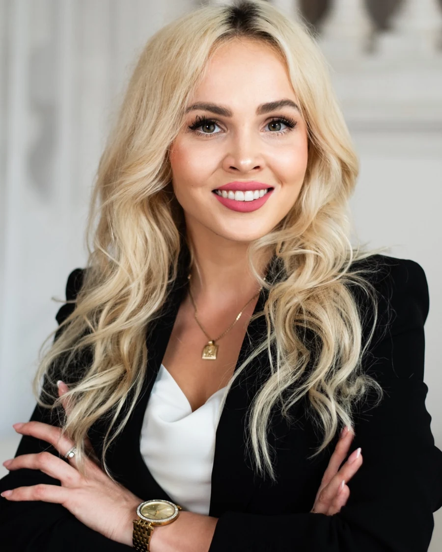 Karolina — nauczycielka języka polskiego